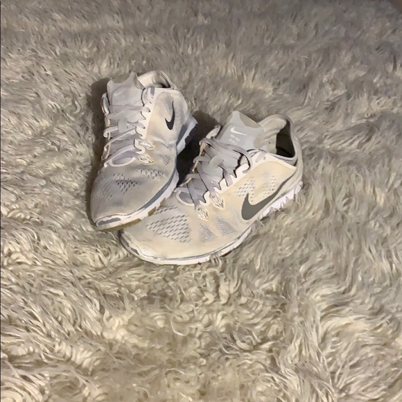 White Nike Free Run- 8.5 - Picture 1 of 3